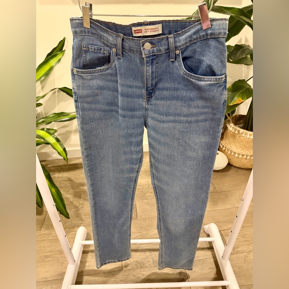 Levi’s NWOT 514 Slim Straight Fit Jeans, Size 29x31, Light Wash